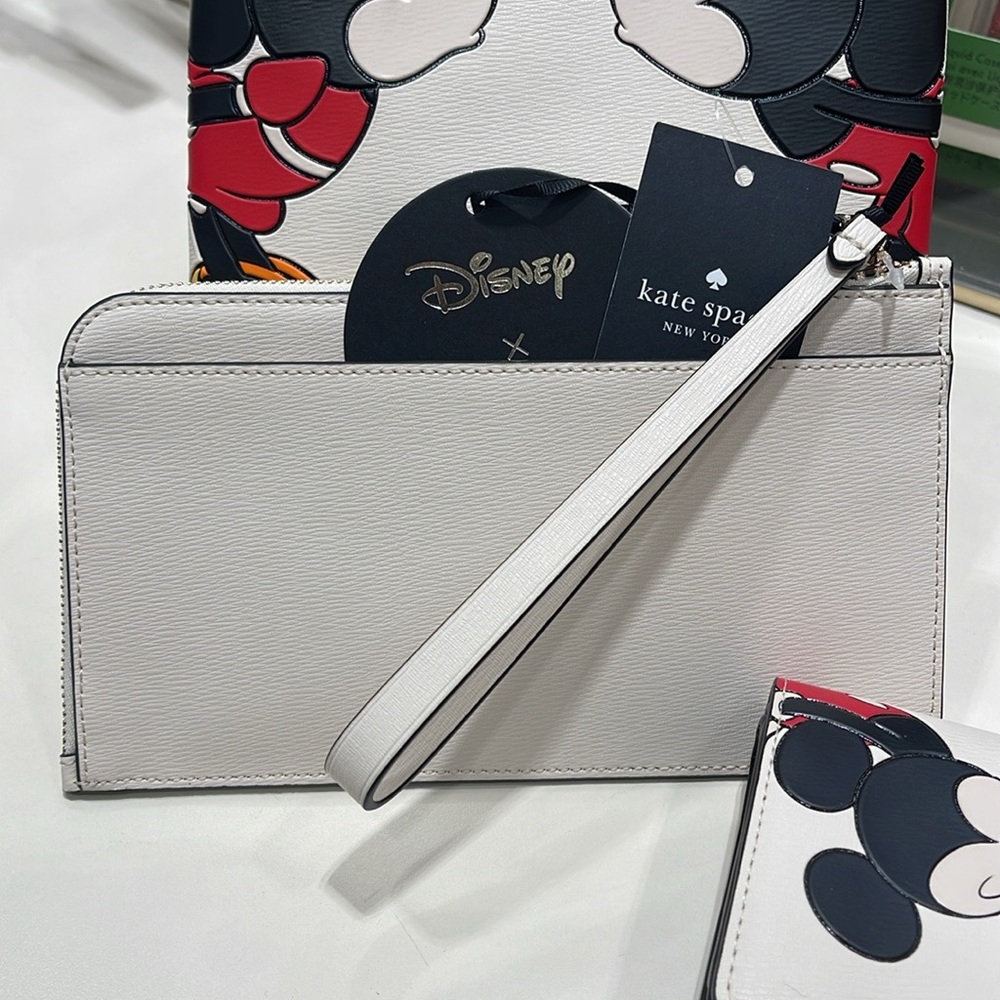 Kate Spade Disney X Kate Spade New York Minnie Medium L-Zip Wristlet
Parchment - Picture 5 of 16